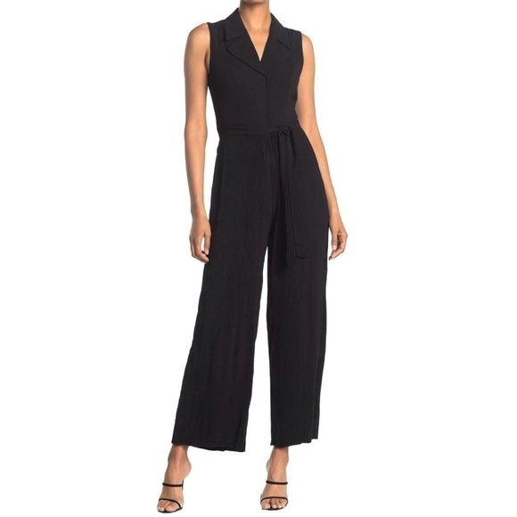 T TAHARI Sleeveless Pleated V-Neck Belted Jumpsuit Jumper Black New Size 8 - Picture 3 of 11